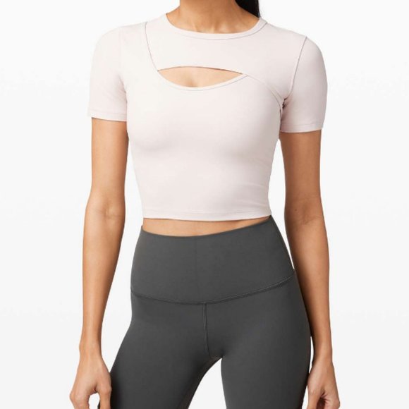 LOOKING FOR: Lululemon Get Centred Short Sleeve Size 6 - Picture 4 of 7